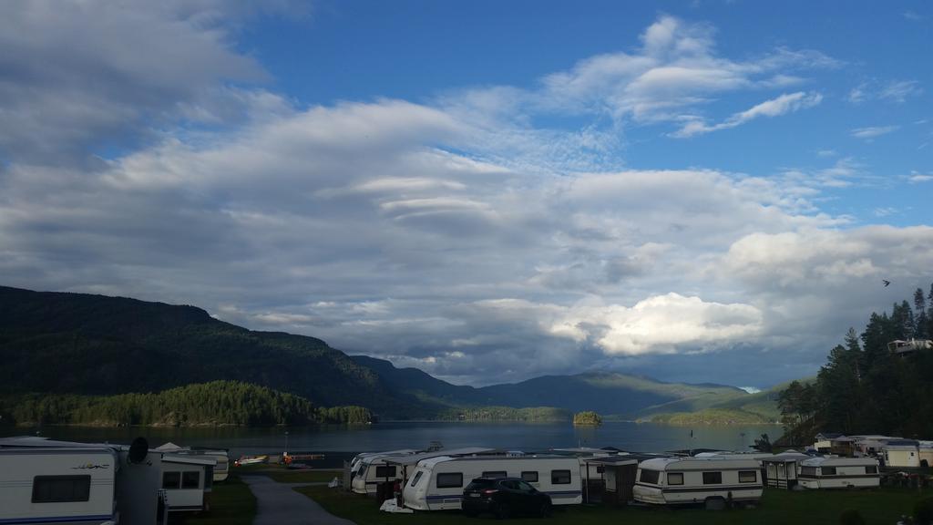 Garvikstrondi Camping เซลยูร์ด ภายนอก รูปภาพ